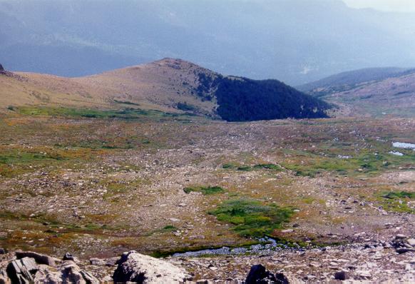 34-lowerLakes.jpg (582x398; 51844 bytes)