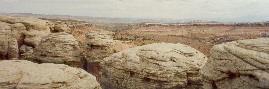 22-tusherCanyon.jpg (882x292; 66848 bytes)