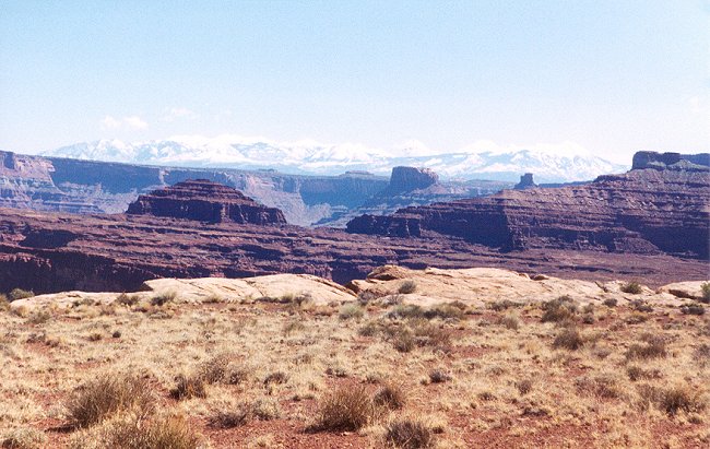 62-day4_snowyLaSals.jpg (650x411; 85391 bytes)