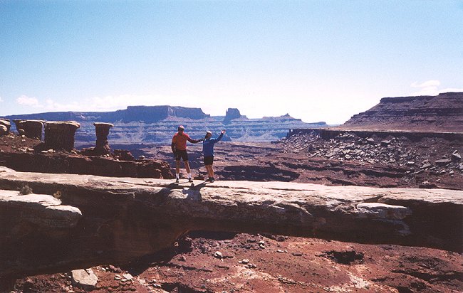 63-day4_musselmanHenryMike.jpg (650x412; 73663 bytes)